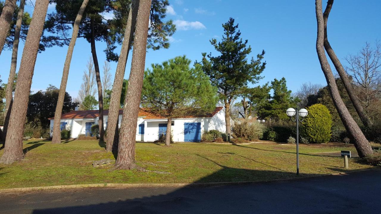Hotel ULVF Les Hibiscus Saint-Jean-de-Monts Exterior foto