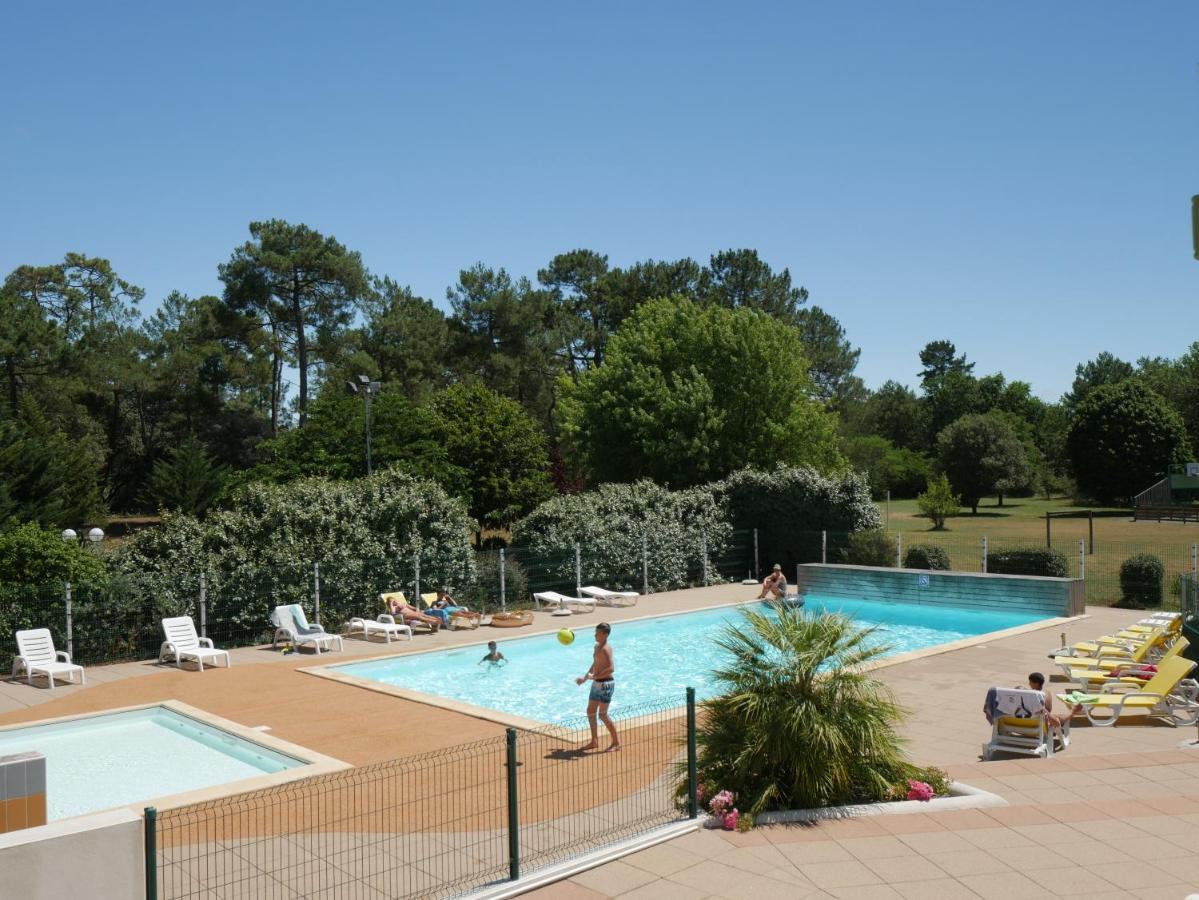 Hotel ULVF Les Hibiscus Saint-Jean-de-Monts Exterior foto